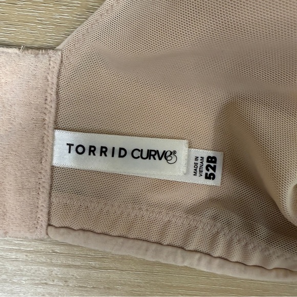 Torrid Curve Nude Wire-free Push-up Plunge Bra Plus Size 52B - Picture 4 of 5